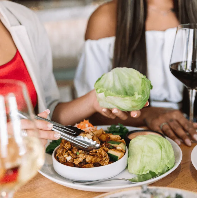 Moxies Happy Hour: 21 delicious food items and refreshing drinks
