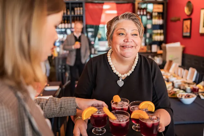 Salmon n&rsquo; Bannock to open at YVR, becomes first Indigenous restaurant in a Canadian airport
