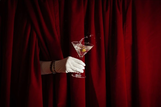 Fairmont Hotel Vancouver Debuts Kringle's Holiday Pop-Up Bar