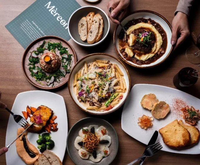 Ambleside Brunch Restaurant Mer&eacute;on Adds Happy Hour, Dinner Service To The Menu Starting Wednesday April 10