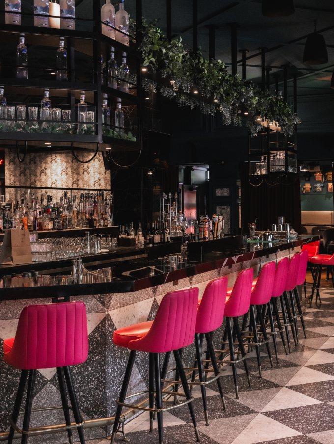 Summer Sizzles at The Living Room New Food Menu, Cocktail Faves and Daily "Party Hour"