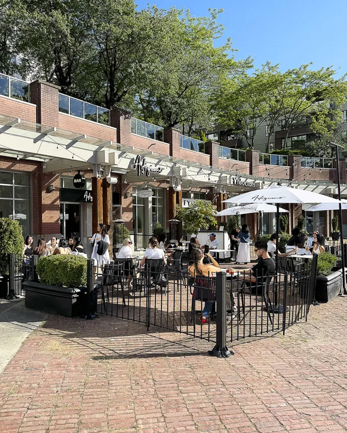 Artigiano Roundhouse: Caf&eacute; by Day - Aperitivo Bar by Night