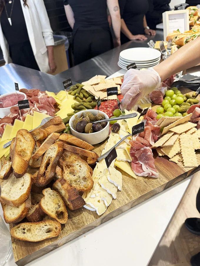Artigiano Roundhouse: Caf&eacute; by Day - Aperitivo Bar by Night