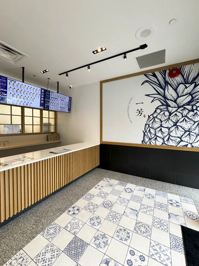 YiFang Taiwan Fruit Tea: Robson Location