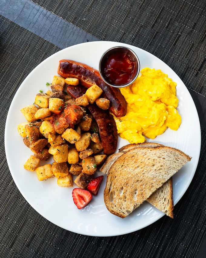 Affordable Weekday Lunch and Brunch at WestOak in Yaletown