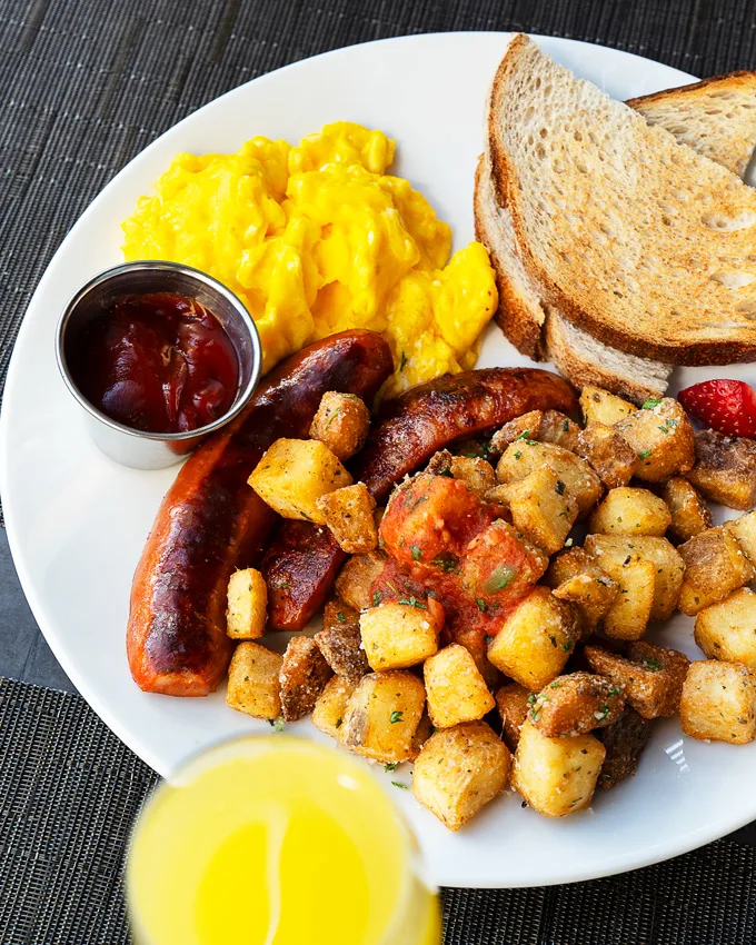 Affordable Weekday Lunch and Brunch at WestOak in Yaletown