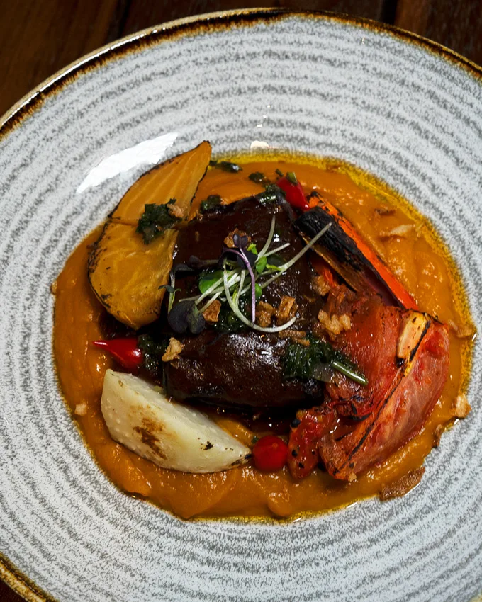 Combine Cafe & Bar: Farm-to-Table Dining in Surrey