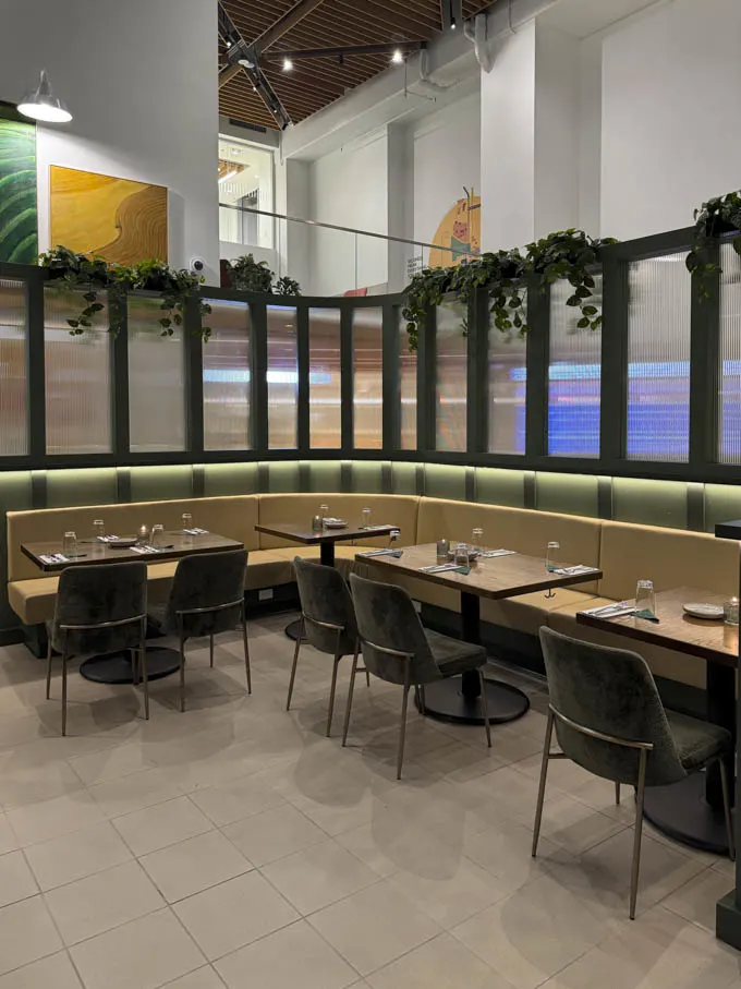 Combine Cafe & Bar: Farm-to-Table Dining in Surrey