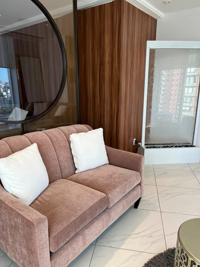 Spa by JW Vancouver: RMT Experience