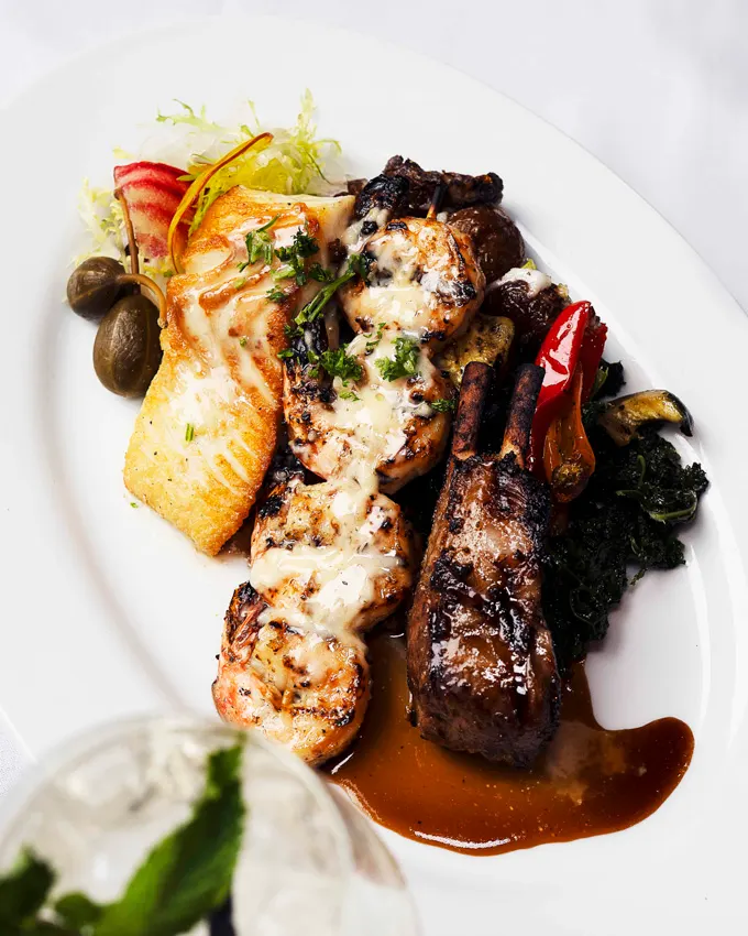 Hydra Estiatorio Delivers a Coastal Greek Escape Downtown