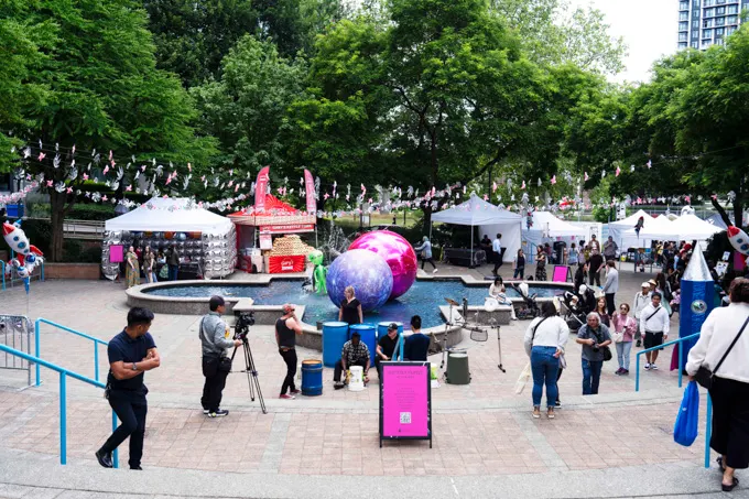 Metropolis at Metrotown Space-Themed Summer Celebration