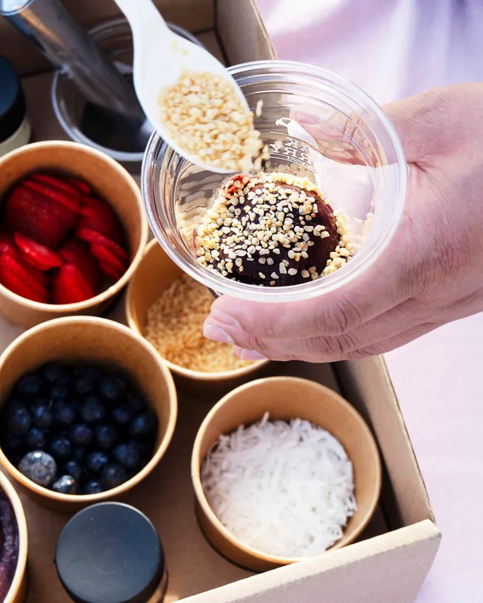Build-Your-Own A&ccedil;a&iacute; Bowls with the OAKBOX by Oakberry