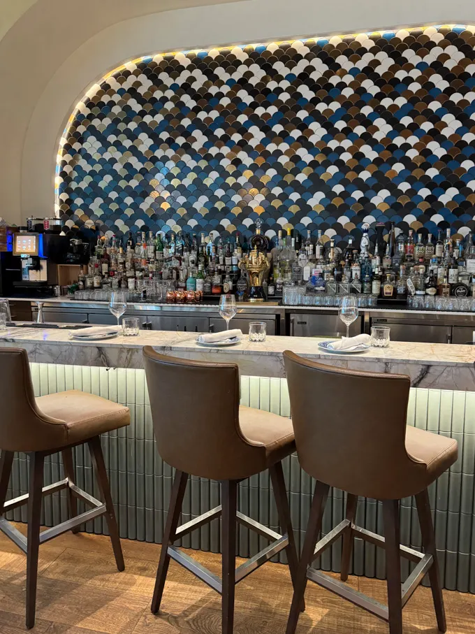 Hydra Estiatorio Delivers a Coastal Greek Escape Downtown