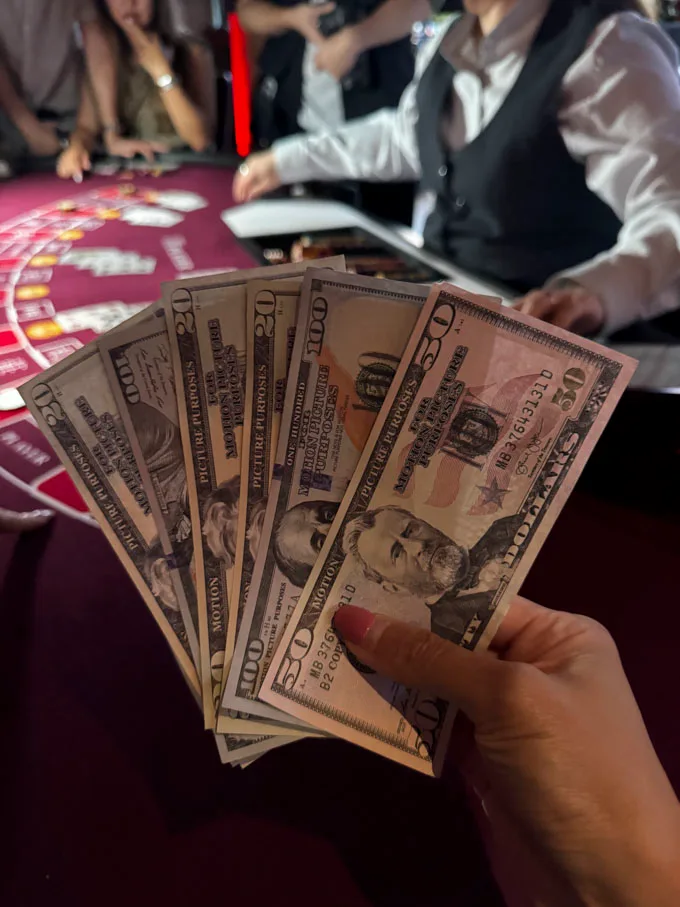 D/6 Bar and Lounge Casino Royale Experience