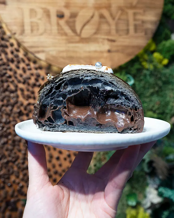 Broy&eacute; Cafe & Bakery &ndash; Midnight Galaxy Croissant